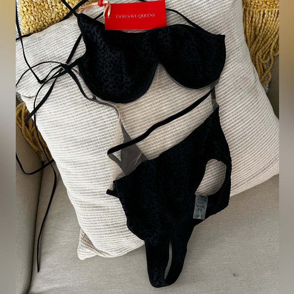 God Save Queens Black One-Shoulder Swim One Piece - Picture 2 of 6